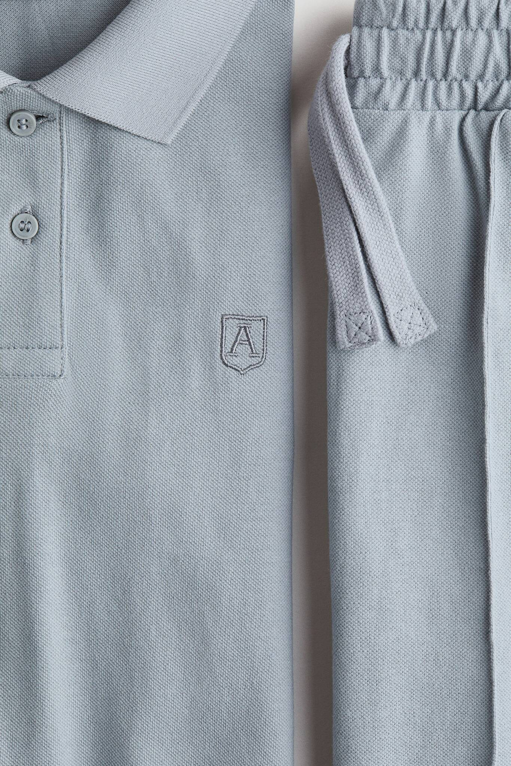 H&M Комплект из футболки и шорт из хлопкового пике, серый