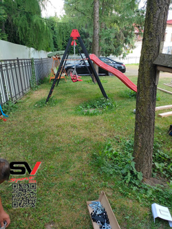 Монтаж уличных качелей Sv Sport с горкой