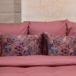 Наволочка 50x70 Mollen Таинственный лес вишнёво-ягодная шелковая