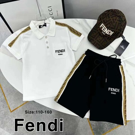 Классическое поло и шорты Fendi для мальчика