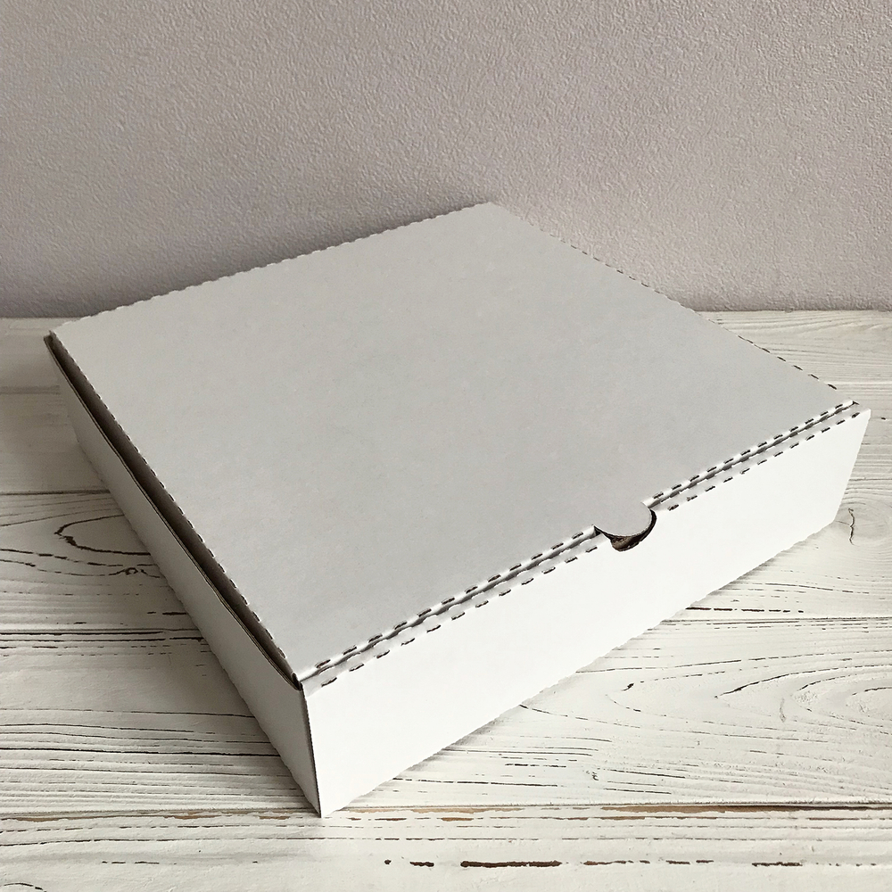 Коробка 28х28х7 см, белая