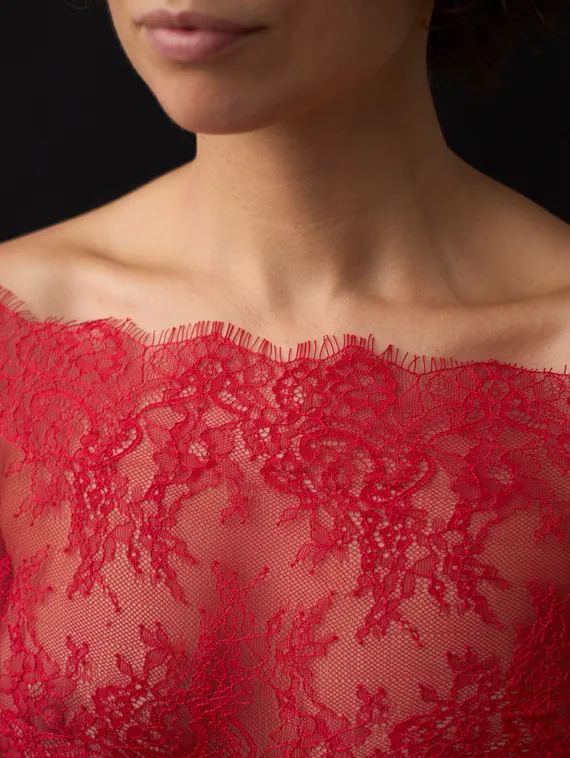 01-53 Кружево шантильи 23 см, красный 100