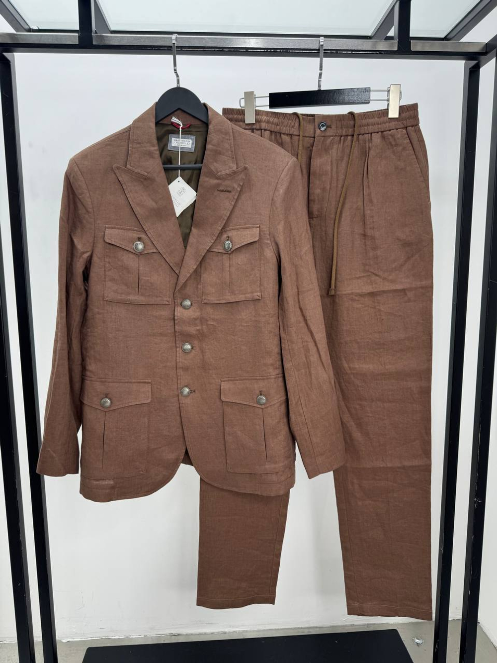 Льняной костюм Brunello Cucinelli