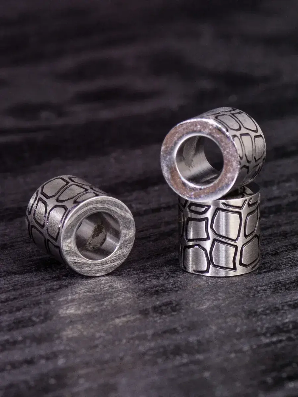 Бусины цветные «Камень» из нержавеющей стали с лазерной гравировкой