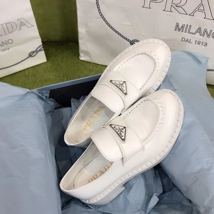 Лоферы Prada