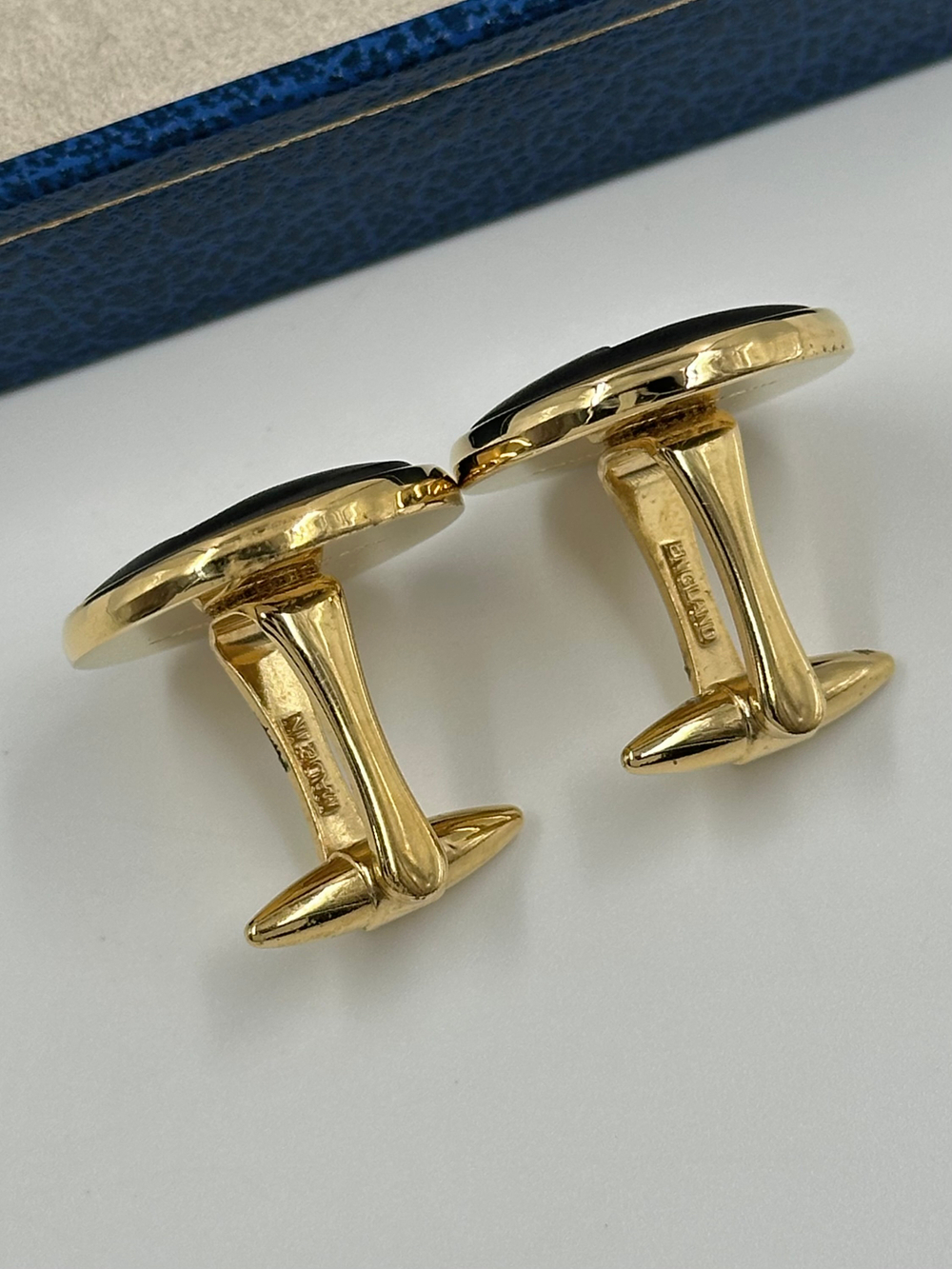 Запонки с лошадьми Wedgwood