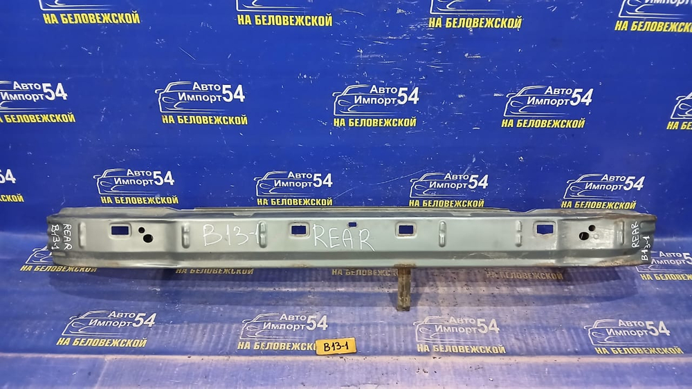 Усилитель заднего бампера NISSAN SUNNY 1990