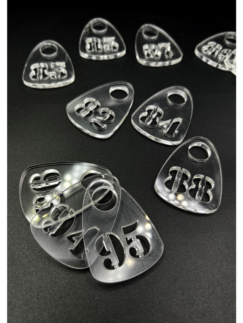 Номерки для гардероба прорезные