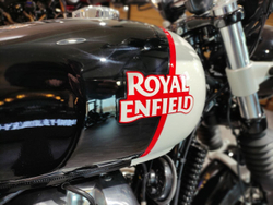 Royal Enfield Interceptor 650 Black Pearl (Custom / Dual tone)