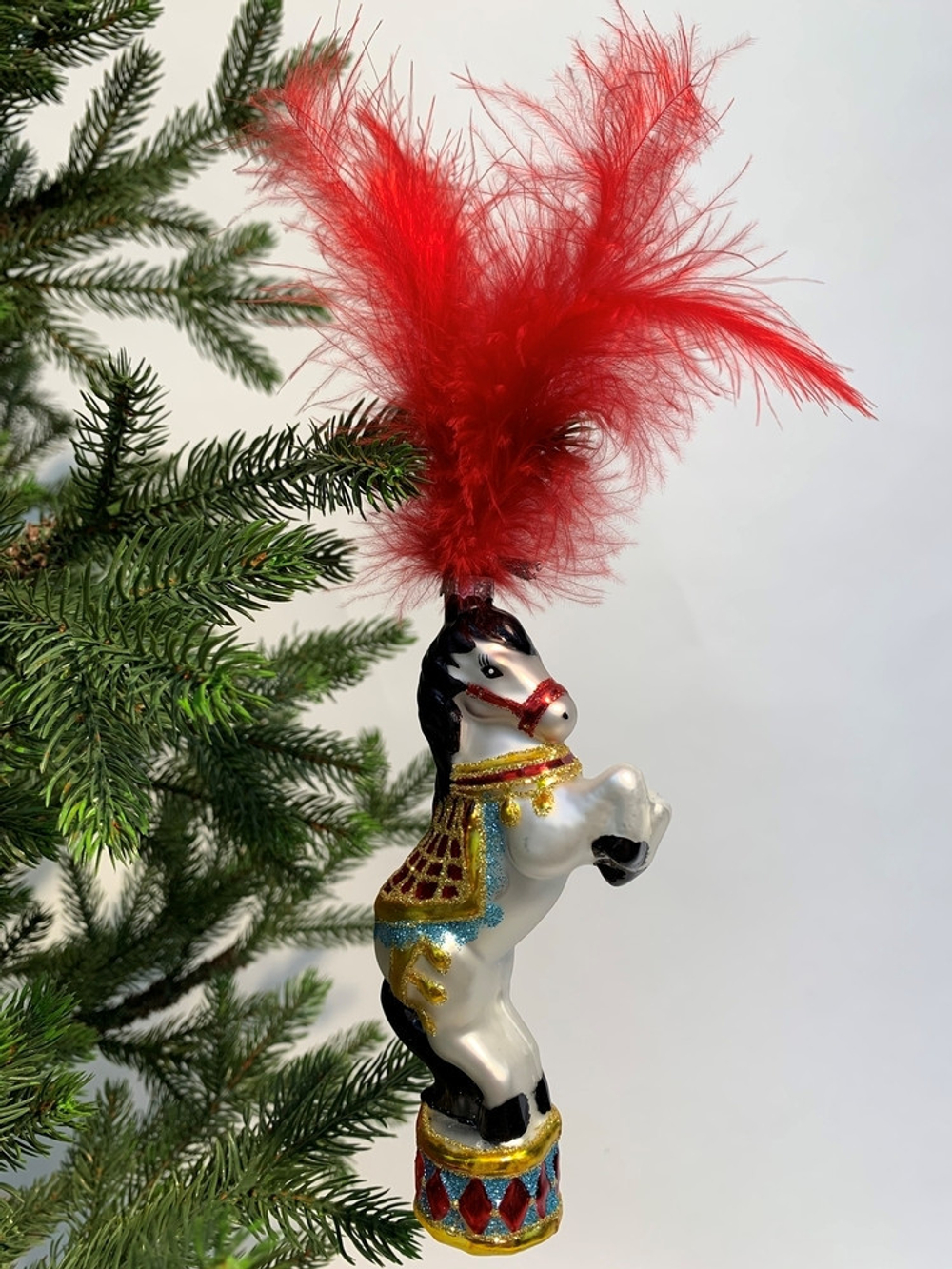 Елочная игрушка 7х3х14см House of Seasons Лошадь цирковая белая