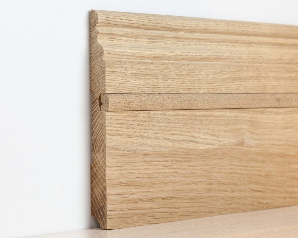 Плинтус напольный Юг-Строй Дуб фигурный со вставкой 120 мм