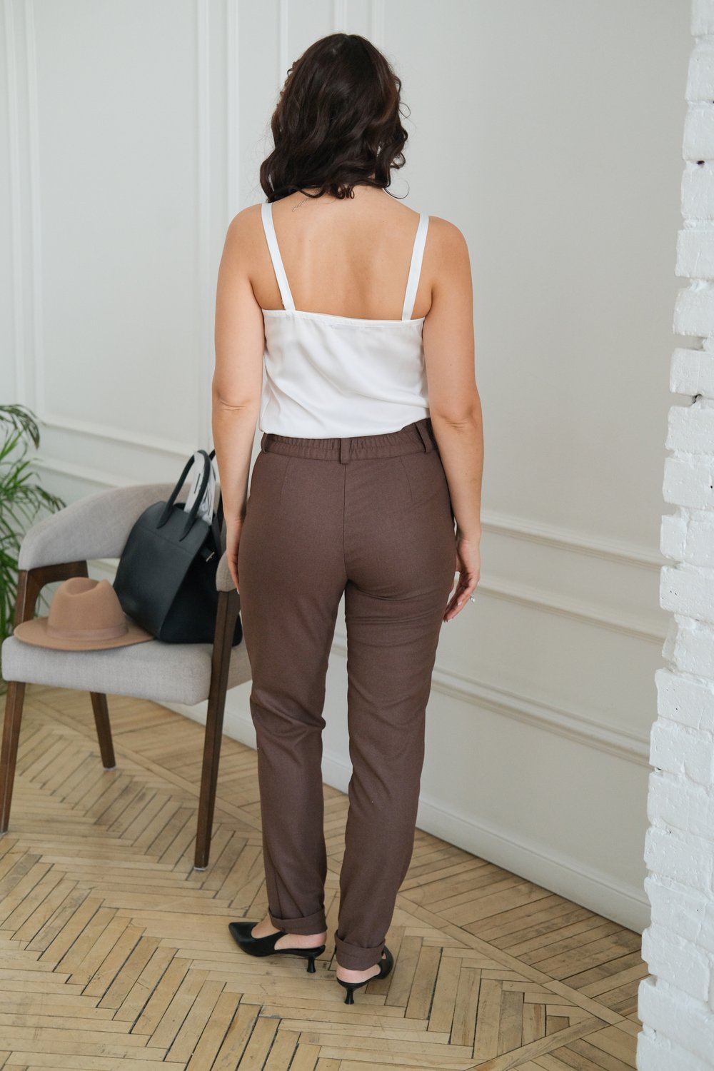 Брюки коричневые зауженные из вискозы