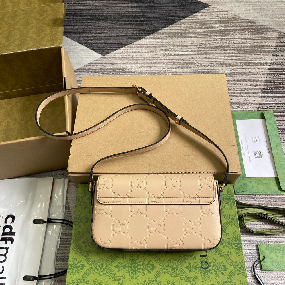 Gucci GG Super Mini Shoulder Bag 21 cm