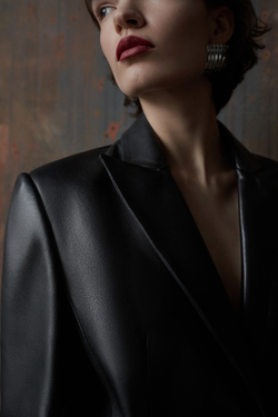 Жакет кожаный полуприталенный