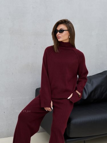Бордовый трикотажный костюм с брюками