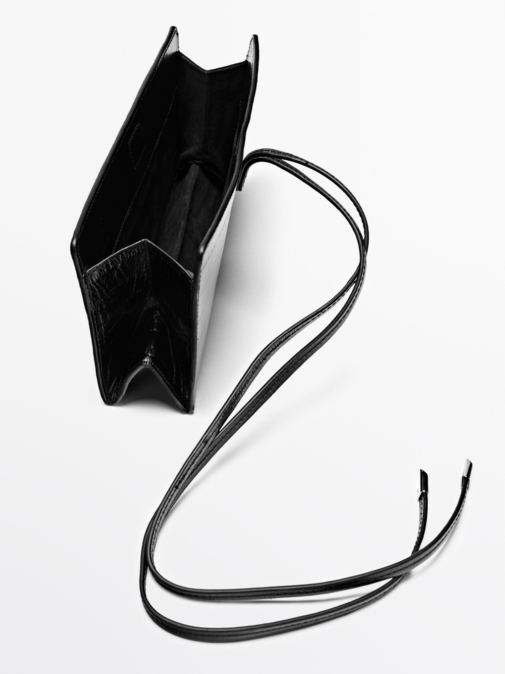 Massimo Dutti Клатч из текстурированной кожи, черный