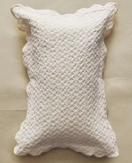 ZARA HOME ДЕТСКАЯ НАВОЛОЧКА ИЗ РЕЛЬЕФНОЙ ТКАНИ, ЭКРЮ