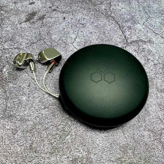 Final Audio A8000 Silver