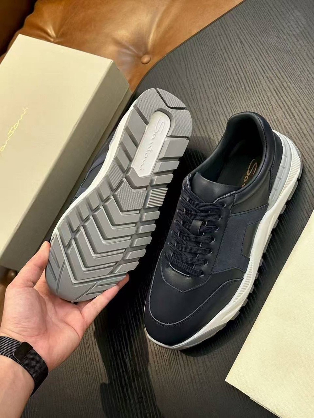 Кроссовки Santoni