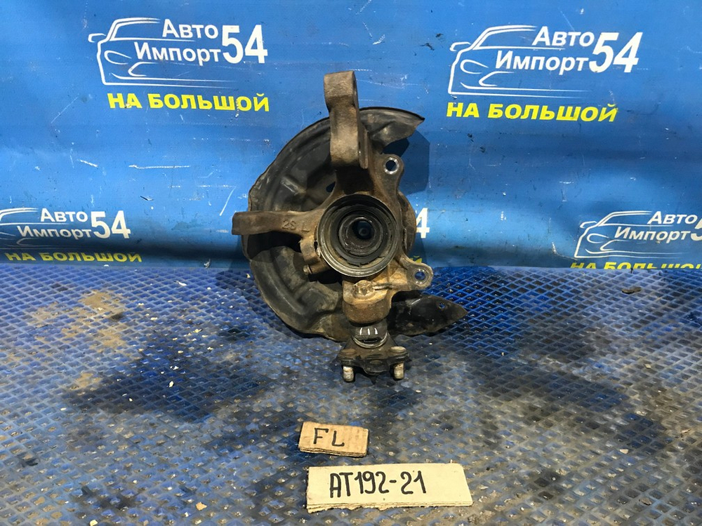 Ступица передняя левая TOYOTA CARINA 1994