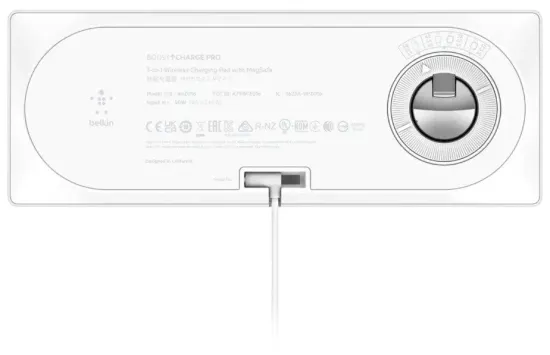 Беспроводная зарядная панель Belkin BoostCharge Pro 3-в-1 с MagSafe, белая