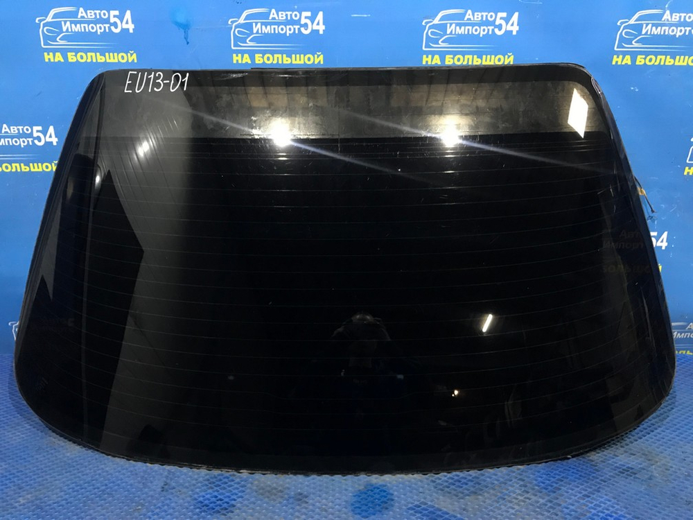 Стекло заднее NISSAN BLUEBIRD 1993