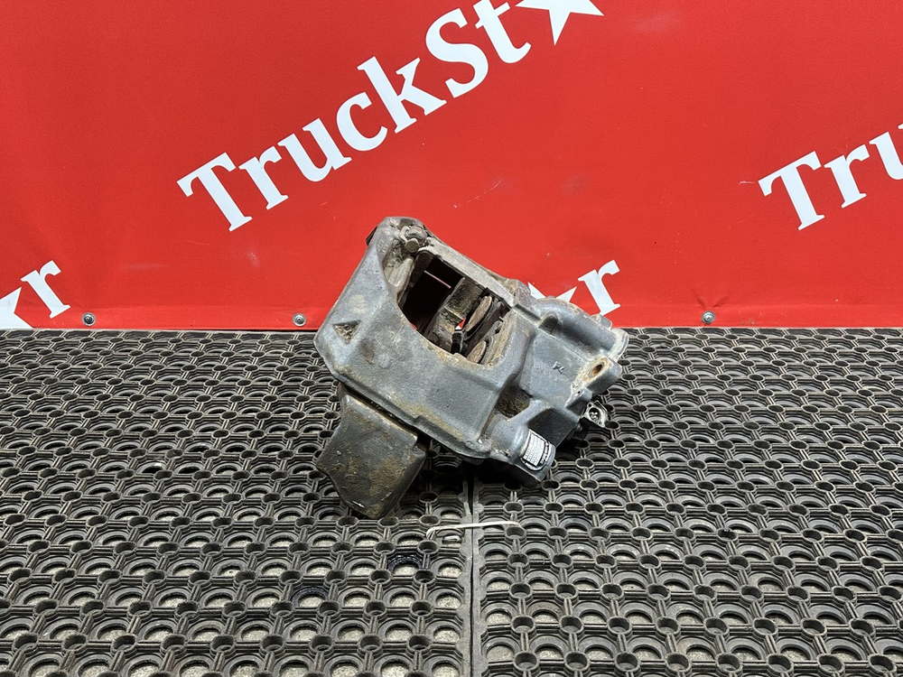 Суппорт передний правый 2018г.