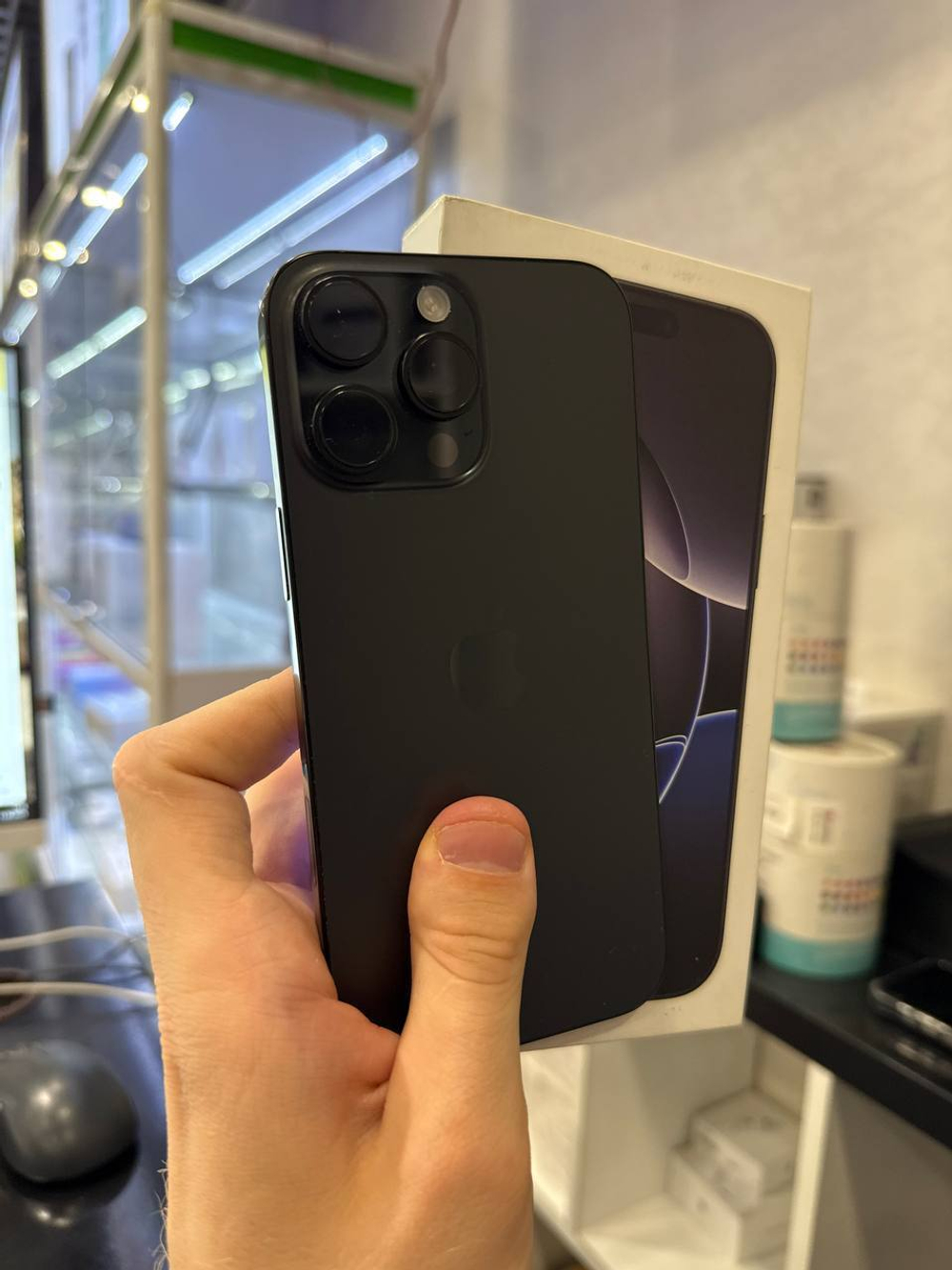 Apple iPhone 16 Pro 512Gb Black Titanium Б/У