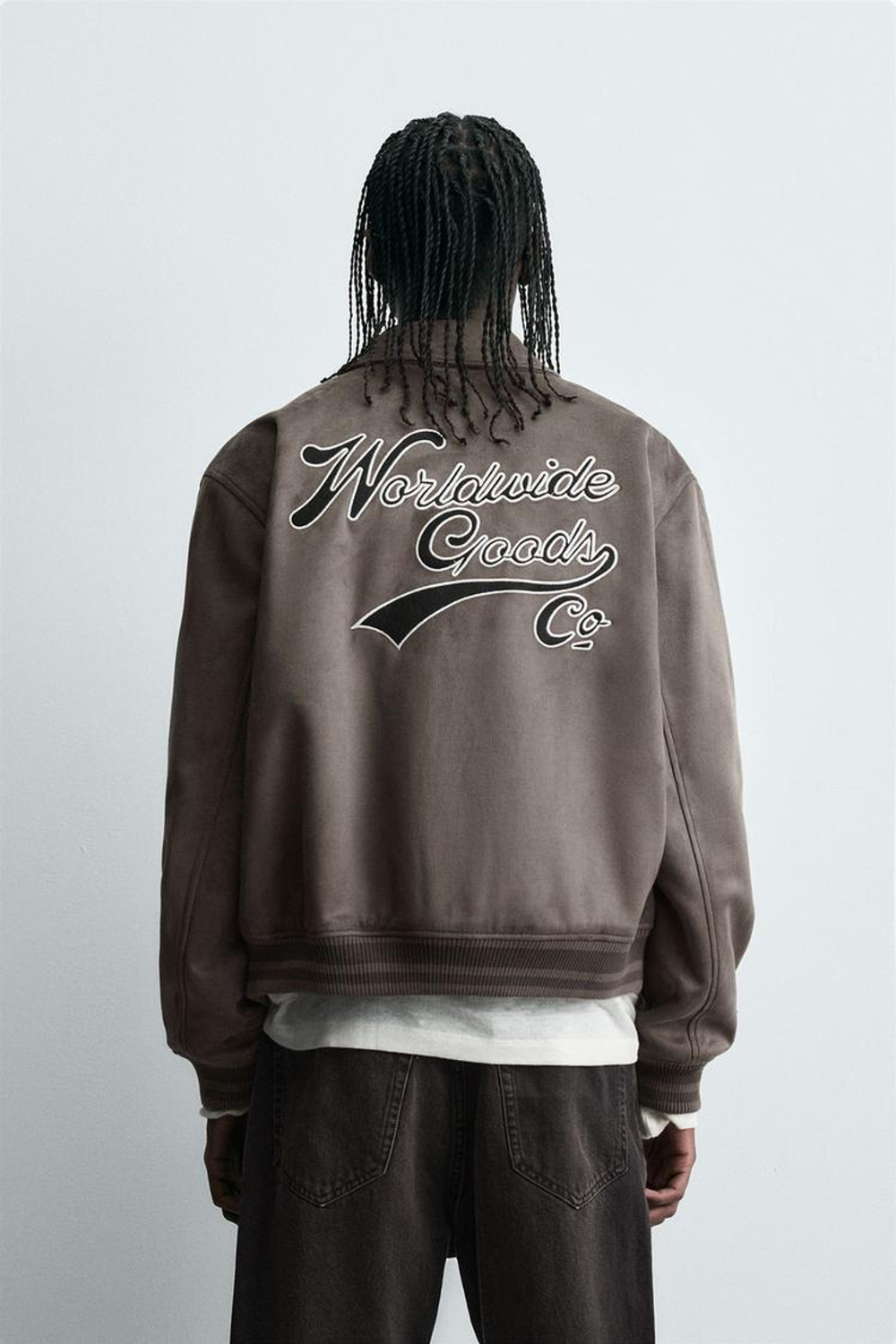 ZARA КУРТКА ИЗ ИСКУССТВЕННОЙ ЗАМШИ С НАШИВКАМИ И ВЫШИВКОЙ, СЕРО-КОРИЧНЕВЫЙ