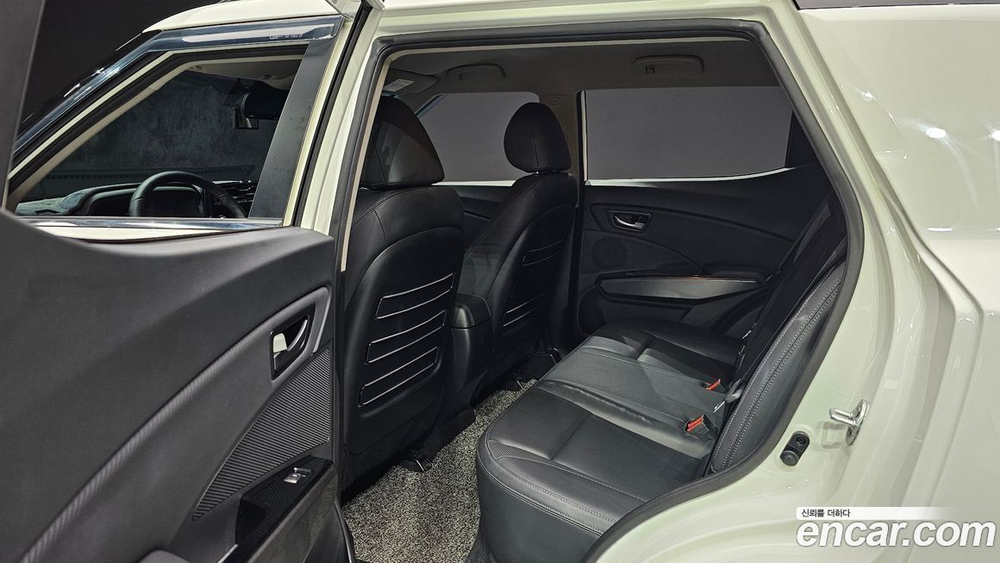 KG Mobility (Ssangyong) Very New Tivoli Бензин 1.5 2WD (11.2020)