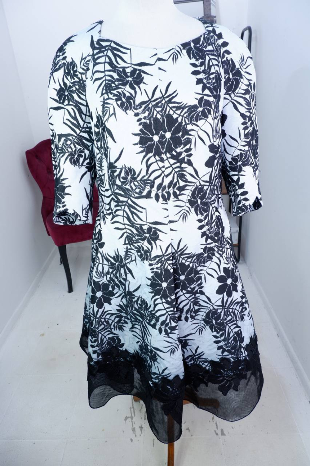 Платье Condra Delux красивое, визуально на 48 размер