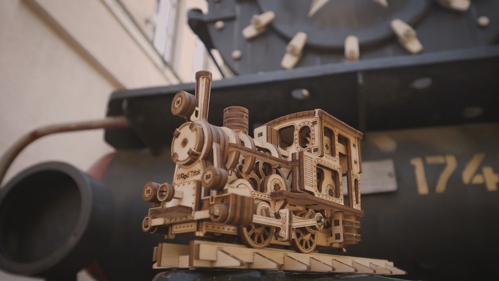 Паровозик "Чаг-Чаг" с рельсами от Wood Trick cборная модель, деревянный конструктор, 3D пазл