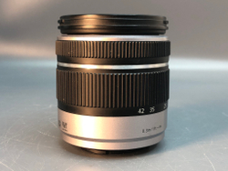Panasonic DMC-G5 Kit 14-42mm, внизу след от штатива