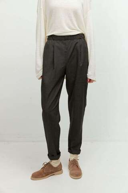 Брюки зауженные из тонкой шерсти графитового цвета