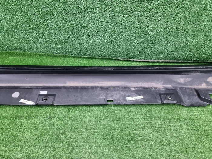 Накладка порога правая Mercedes AMG GT (2017-2023)