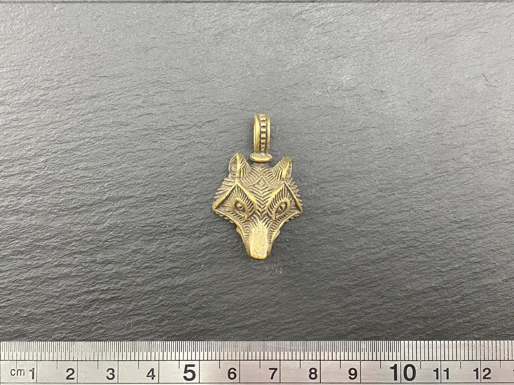 Подвеска. Волк