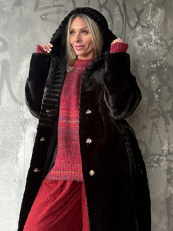 Шуба /черная с капюшоном /эко мех