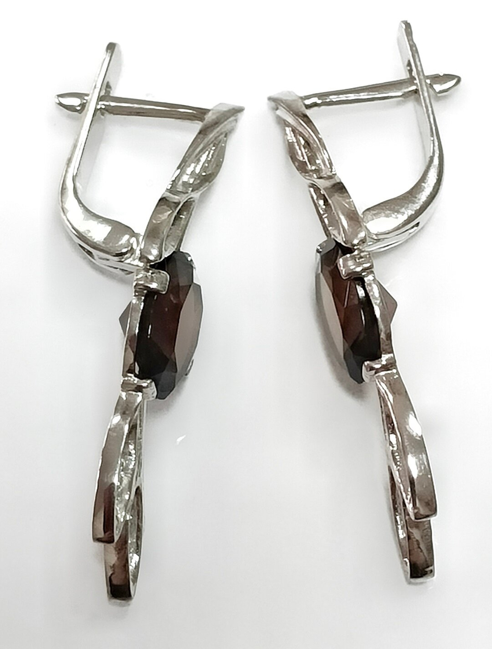 Ювелирные серьги из серебра