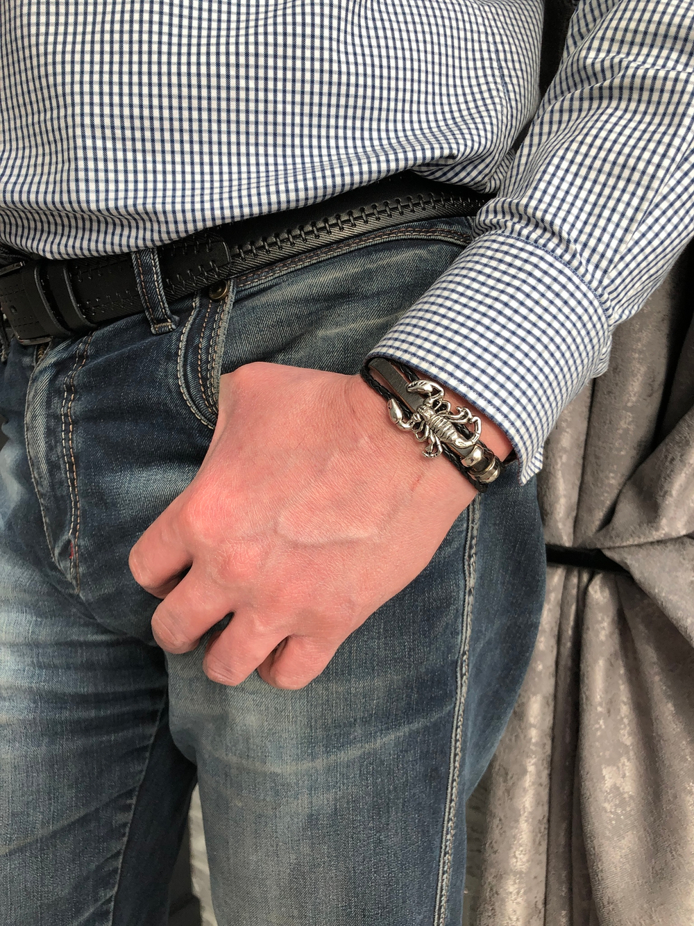 Браслет из экокожи.