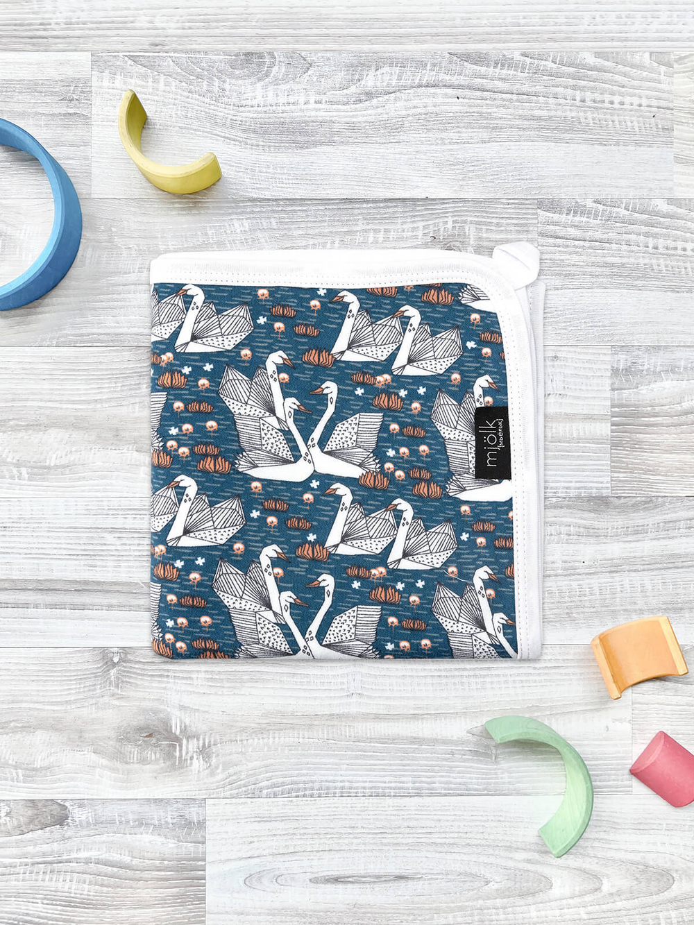 Двусторонний плед Mjölk Лебеди