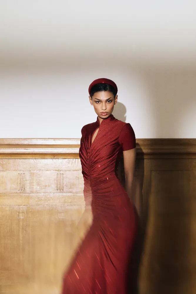 Amanda, платье макси с коротким рукавом из шоколадного бифлекса со стразами