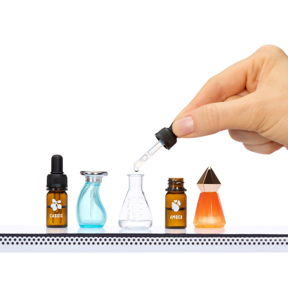 MGA's Miniverse - Мини-парфюм MAKE IT MINI FRAGRANCES Шар-сюрприз 547037
