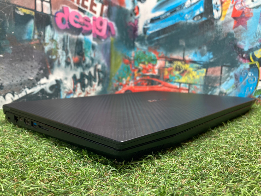 Acer Nirto 5 i7/RAM32/SSD256/HDD1TB/1050Ti N17C1 Windows 10