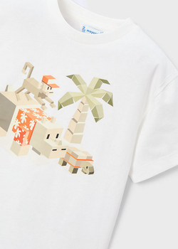 две футболки с шортами