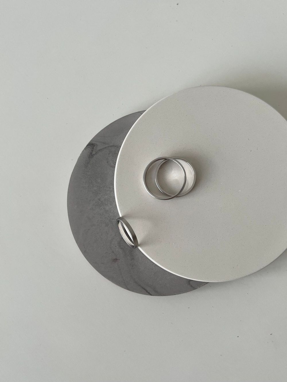 Кольцо матовое шириной 2 мм