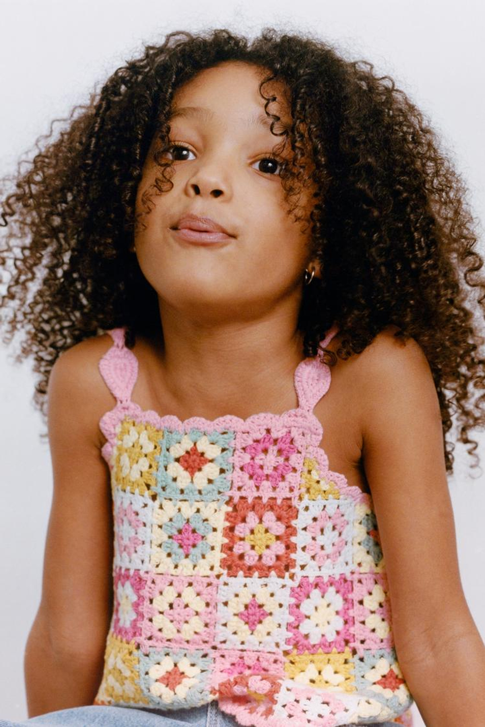 ZARA ВЯЗАНЫЙ ТОП КРЮЧКОМ С СЕРДЕЧКАМИ, РАЗНОЦВЕТНЫЙ