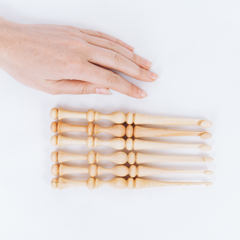 Набор крючков для вязания из древесины сибирского кедра (6 шт. 4-9 мм.) KN22