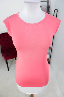 Футболка Oodji обтягивающего кроя, маркировка М, визуально на 46 размер