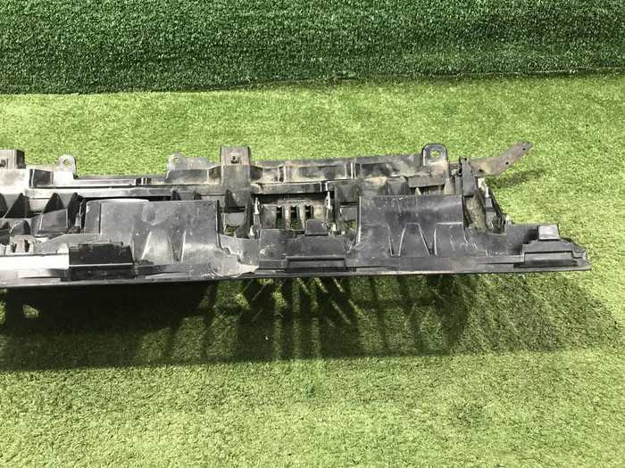 Решетка радиатора Toyota Land Cruiser Prado 150 (2017-н.в.)