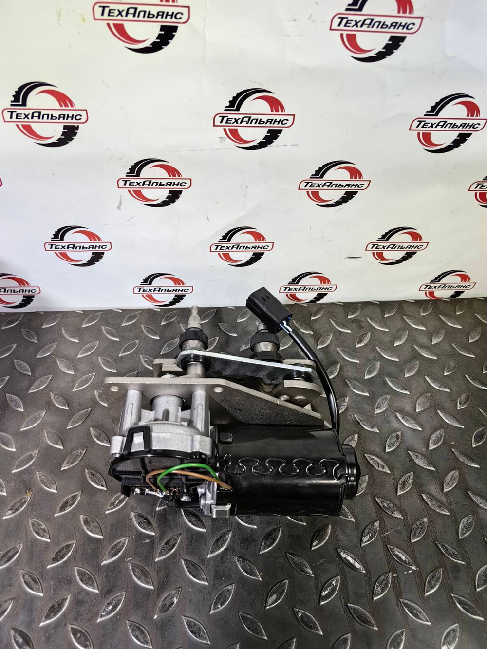 Мотор стеклоочистителя 14530079(14508627) Volvo EC180-700